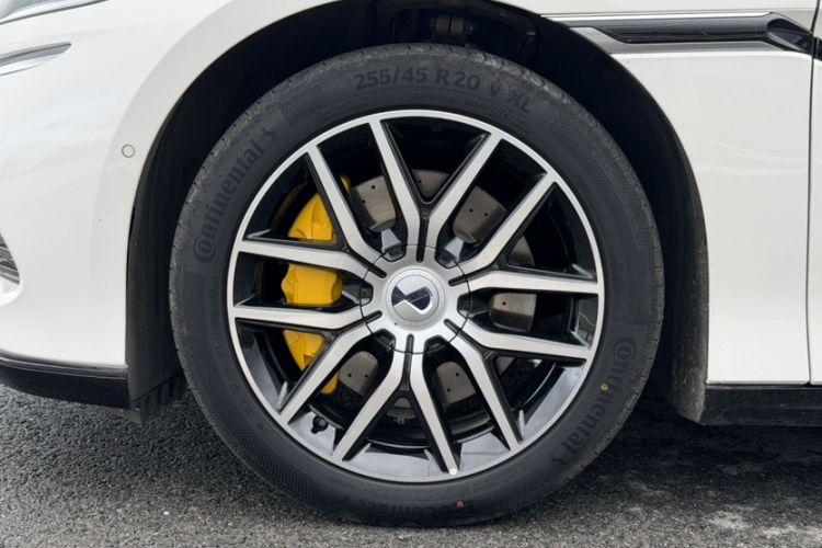 Used Denza Z9GT 2024 630 All-Wheel Drive Max Edition
