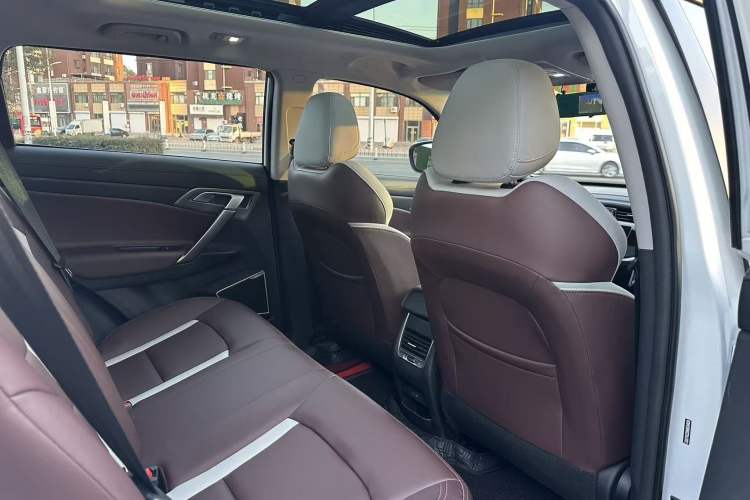 Used Geely Auto Emgrand X7 Sport 2022 1.8TD DCT Zhiya Trim
