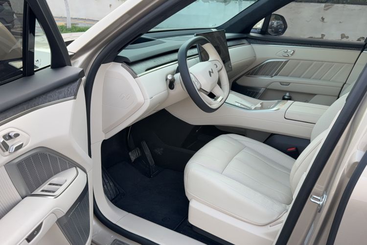 Used ONVO Luxeed L90 2025 Model—Max Six-Seater Version