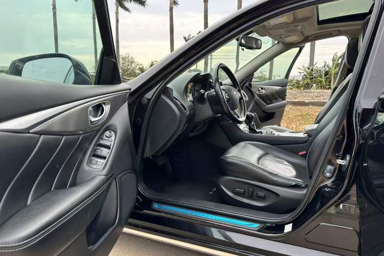 Used Infiniti Q50L 2015 2.0T Enjoyment Edition