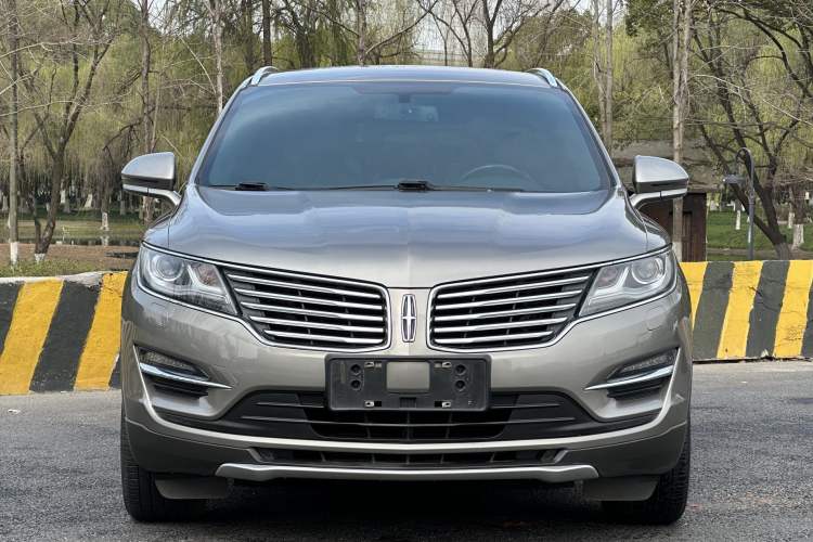 Used Lincoln MKC 2017 2.0T Two-Wheel Drive Deluxe Edition
