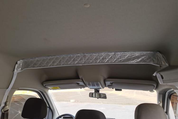 Used SAIC MAXUS Xintu V80 2023 2.0T Manual Classic Aoyuntong Short Wheelbase Mid-Roof 5/6-Seater
