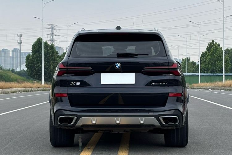 Used BMW X5 2023 xDrive 30Li Luxury M Sport Package