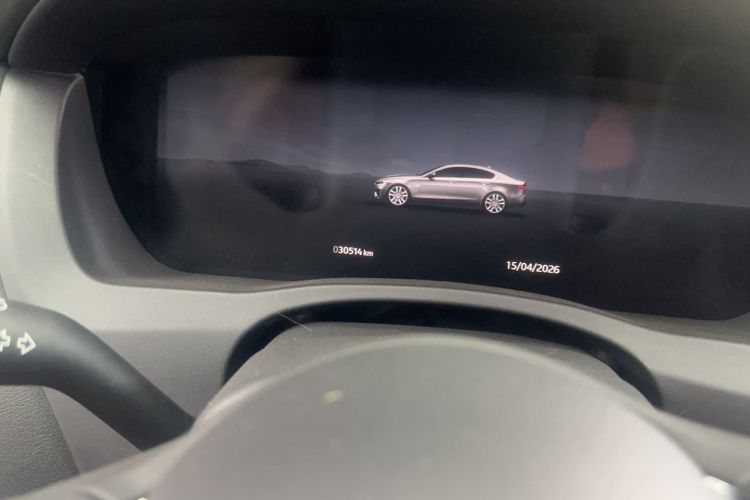 Used Jaguar XEL 2023 2.0T 250 PS R-DYNAMIC S Advanced Sport Edition Odometer Close Up