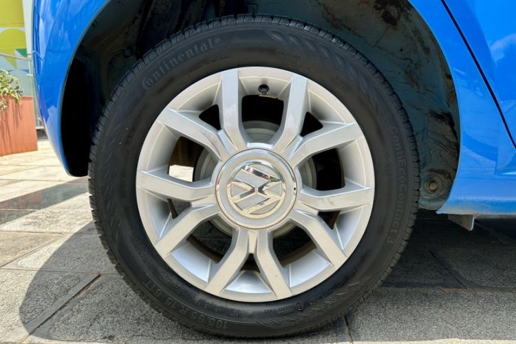 Used Volkswagen up! 2015 1.0L go high!
