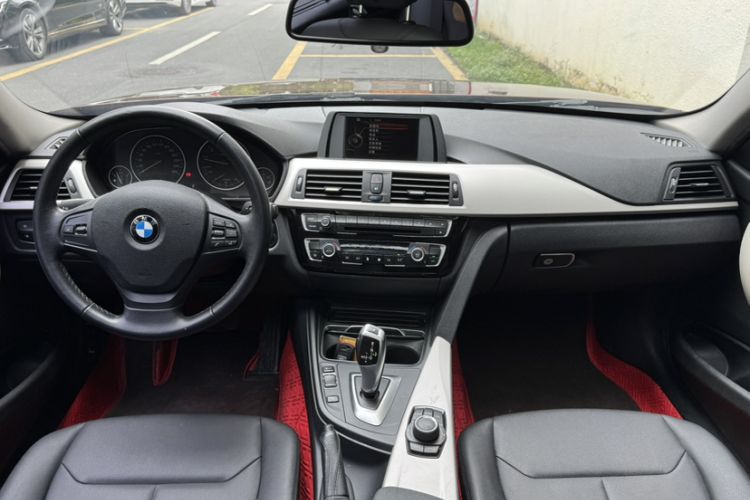 Used BMW 3 Series 2016 320Li Ambition Model
