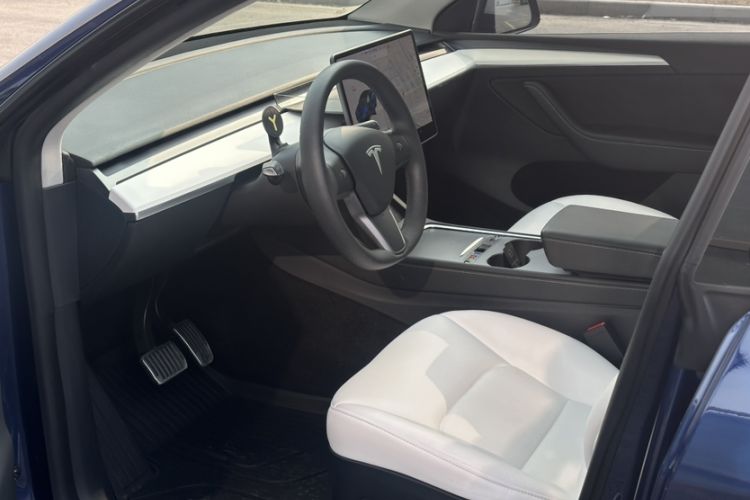 Used Tesla Model Y 2021 Long-Range All-Wheel-Drive Version