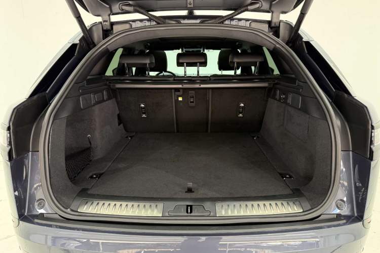 Used Land Rover Range Rover Velar 2024 Dynamic SE