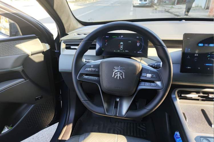 Used BYD Qin PLUS 2025 DM-i Smart Drive 55KM Leading Model