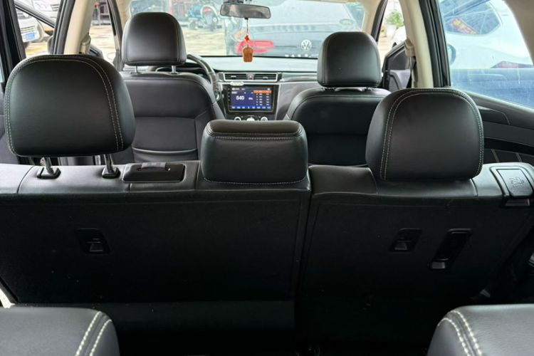 Used Dongfeng Fengon 580 2017 1.5T Manual Luxury Model Exterior 3