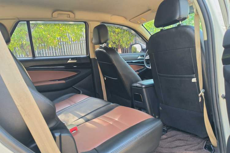 Used Foday Landfort 2016 2.4L Gasoline Two-Wheel Drive Elite Edition 5 Seats
