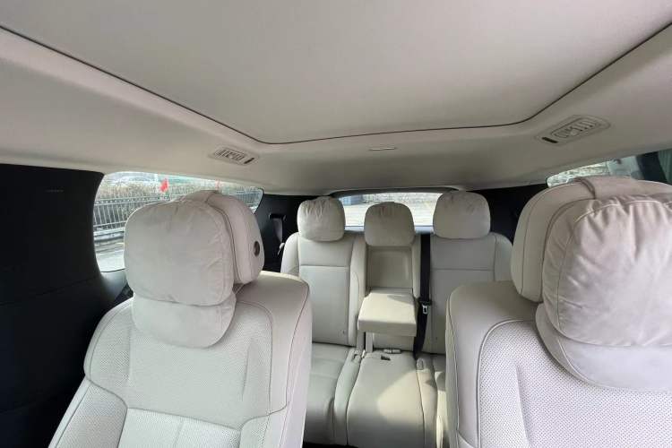 Used Li Auto MEGA 2025 Home Family Special Edition