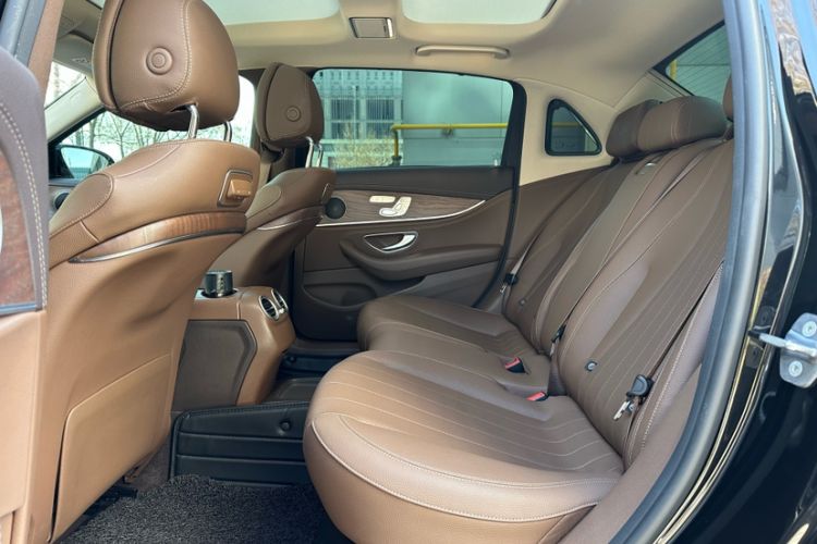 Used Mercedes-Benz E-Class 2018 Facelift E 300 L Luxury Edition Interior 7