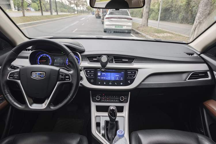 Used Geely Auto Vision 2018 1.5L Automatic Happiness Edition Interior 4