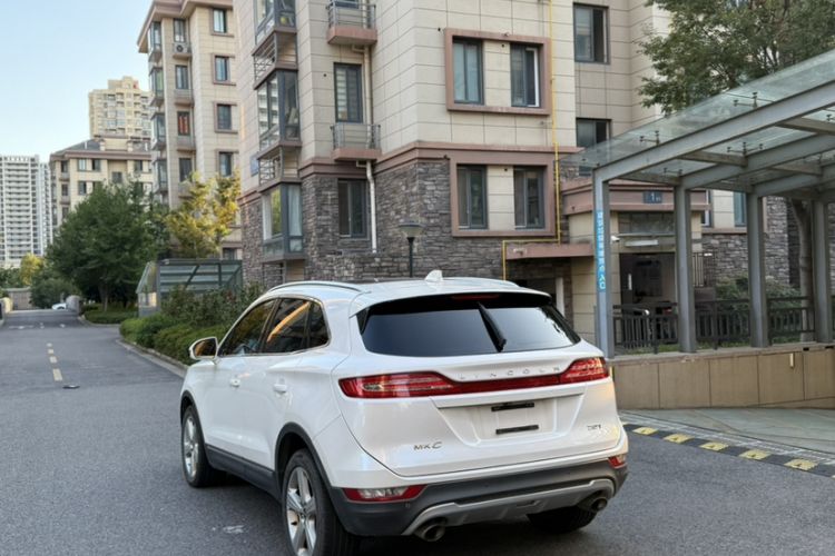 Used Lincoln MKC 2017 2.0T Two-Wheel Drive Deluxe Edition