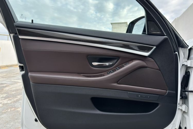 Used BMW 5 Series 2014 525Li Luxury Design Package
