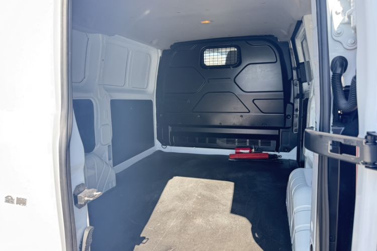 Used Ford Transit 2019 2.0T Diesel Van Short Wheelbase Low Roof 3-Seater China VI Standard