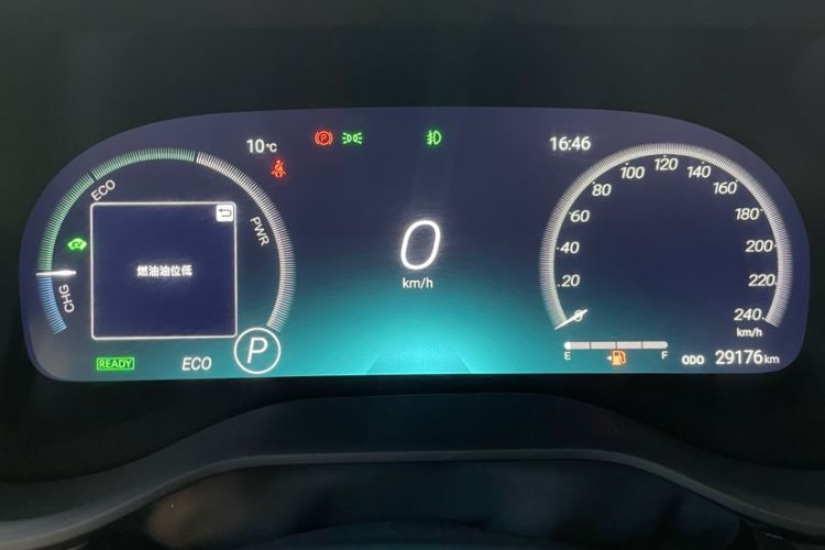 Used Toyota Granvia 2024 2.5L Hybrid Prestige PLUS Four-Wheel Drive Version Odometer Close Up