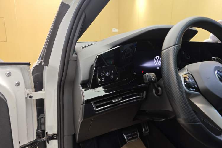 Used Volkswagen Golf 2021 280TSI DSG Pro First Edition Interior 3