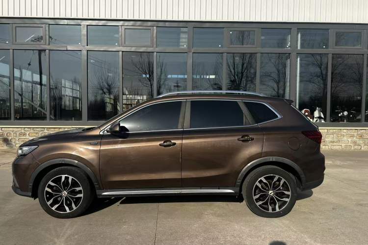 Used Roewe RX5 2016 20T Two-Wheel Drive Automatic Internet Smart Edition
