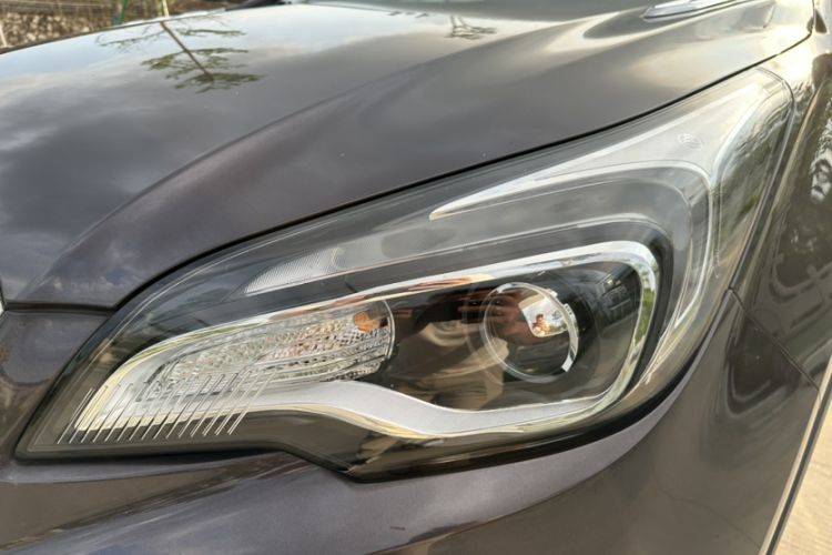 Used Buick Envision 2018 20T Two-Wheel-Drive Leading Model Left Front Headlight