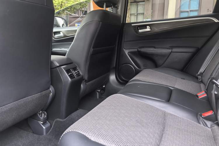 Used Honda Jade 2020 1.8L automatic Comfort version
