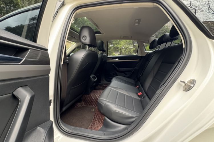 Used Volkswagen Lavida 2018 1.5L Automatic Comfort Edition China V Standard Interior 5