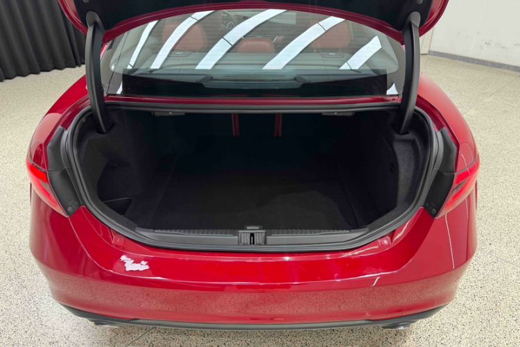 Used Alfa Romeo Giulia 2017 2.0T 280HP Luxury Edition