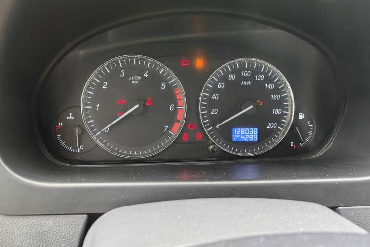 Used BAIC Weiwang M20 2014 1.5L Basic Version DAM15DL Odometer Close Up