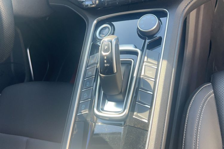 Used JMC Yuhu 9 2022 2.0T Automatic Gasoline 4x4 Comfort Edition Gear Lever