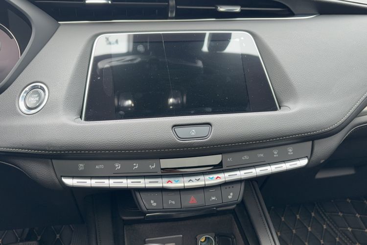 Used Cadillac XT4 2023 28T Two-Wheel-Drive Luxury Version Audio And AC Panel