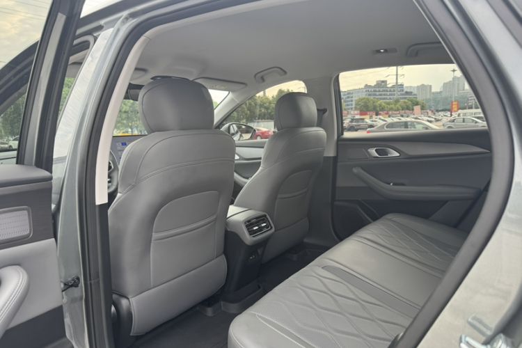 Used Geely Galaxy A7 2025 Model EM-i 70km Launch Edition Interior 10
