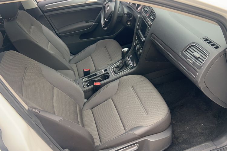 Used Volkswagen Golf 2017 1.6L Automatic Comfort Million-Vehicle Anniversary Edition
