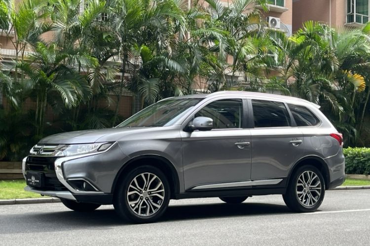 Used Mitsubishi Outlander 2018 2.0L Two-Wheel Drive Glory Edition 5 Seats