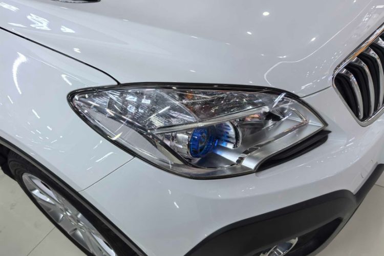 Used Buick Encore 2015 1.4T Automatic Two-Wheel Drive Urban Elite Version Exterior 5