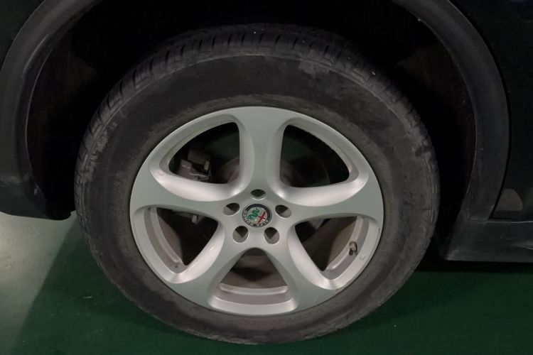 Used Alfa Romeo Stelvio 2017 2.0T 200HP Elite Edition Exterior 5