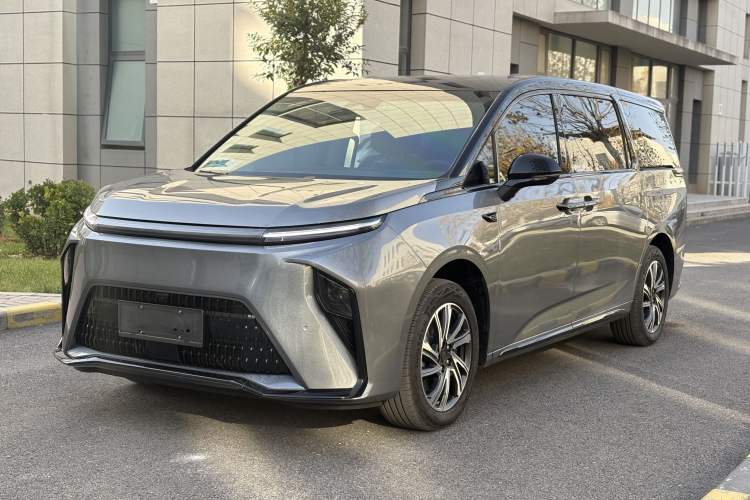 Used SAIC MAXUS Dajia 9 2024 Super Hybrid Ultra-Long Range Forest Edition 7-Seater