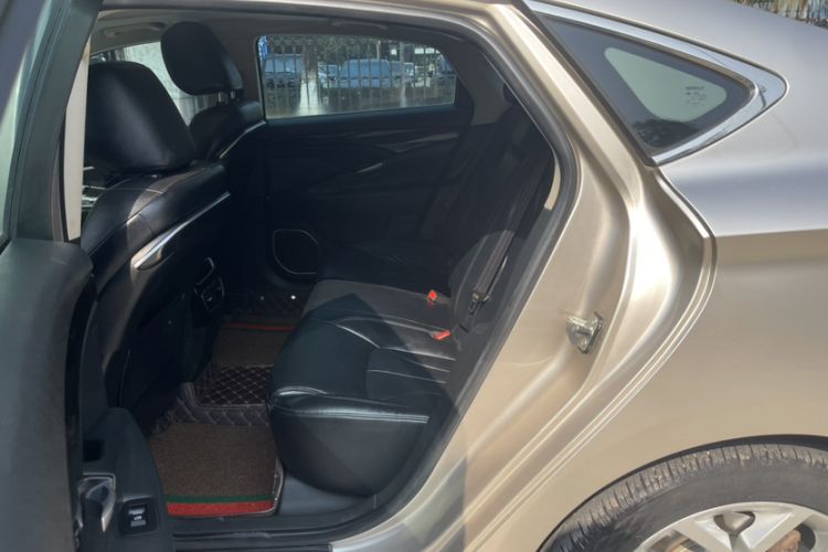 Used Geely Auto Emgrand GT 2015 1.8T Premium Model Interior 2