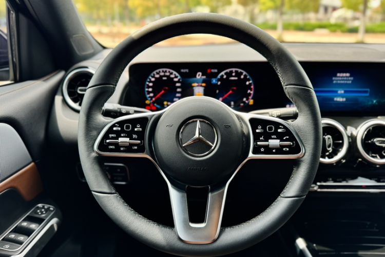 Used Mercedes-Benz GLB 2022 Second Facelift GLB 200 Fashion Edition Steering Wheel