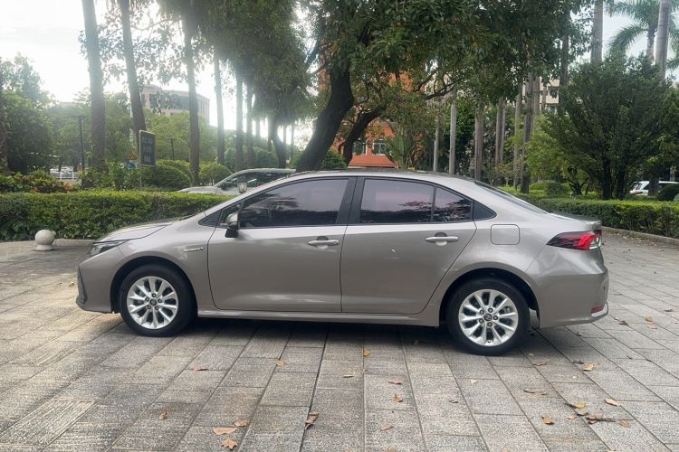Used Toyota Corolla 2021 Dual-Motor 1.8L E-CVT Elite Edition
