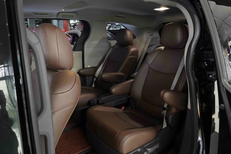 Used Toyota SIENNA 2023 2.5L Hybrid Comfort Edition Interior 7