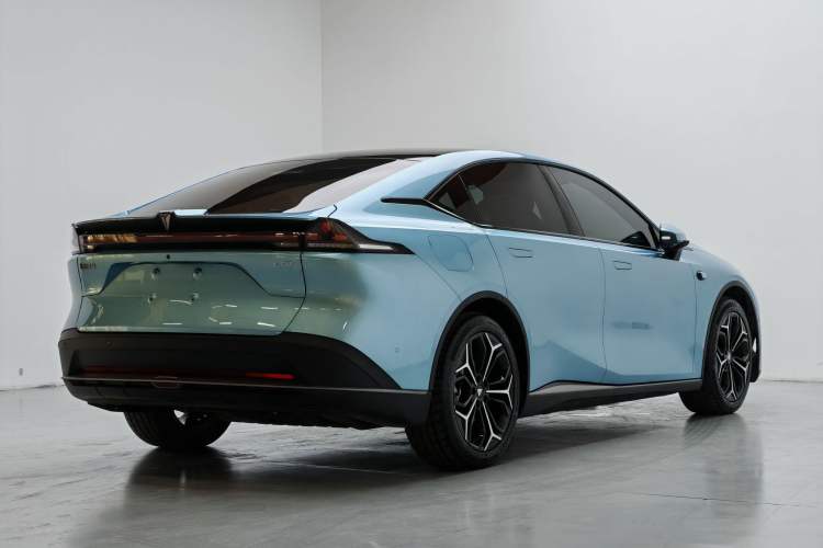 Used Deepal L07 2024 230Max Qiankun Intelligent Driving ADS SE Range-Extended Version Exterior 4