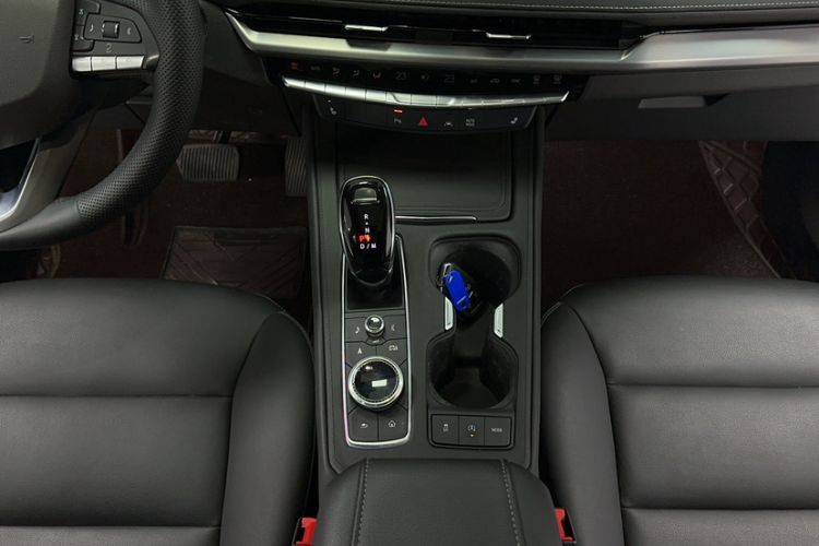 Used Cadillac XT4 2024 28T Two-Wheel-Drive Luxury Version
