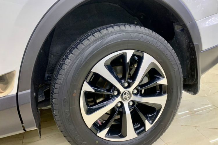 Used Toyota RAV4 2016 2.0L CVT Two-Wheel Drive Urban Edition China V Standard
