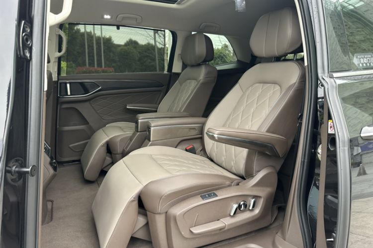 Used Volkswagen Viloran 2024 380TSI Premium Edition Interior 6