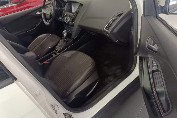 Used Ford Focus 2017 Sedan 1.6L Automatic Fashion Edition Smart Drive Version