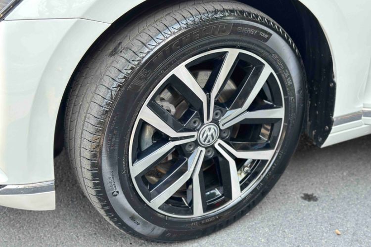 Used Volkswagen Variant 2018 380TSI Two-Wheel Drive Comfort Edition
