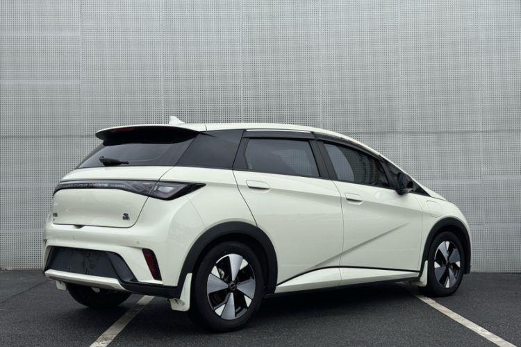 Used BYD Dolphin 2023 420 km Fashion Edition