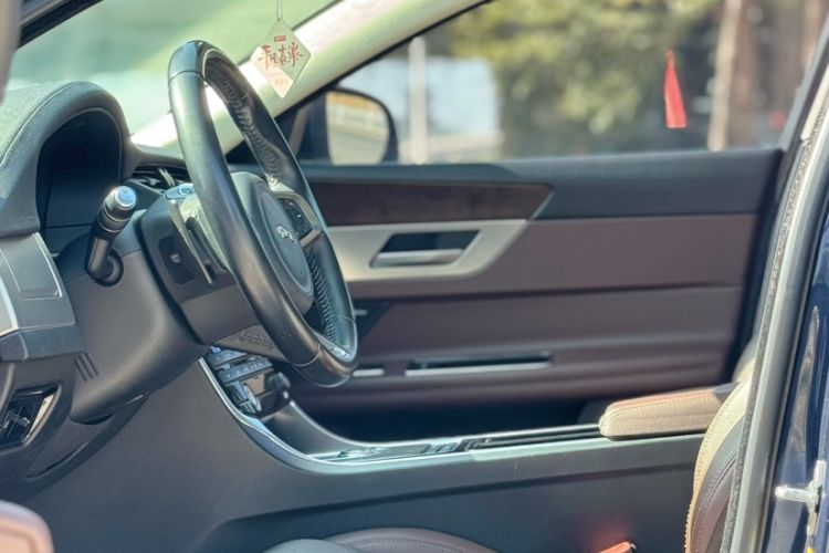 Used Jaguar XFL 2018 XFL 2.0T 250 PS Luxury Edition
