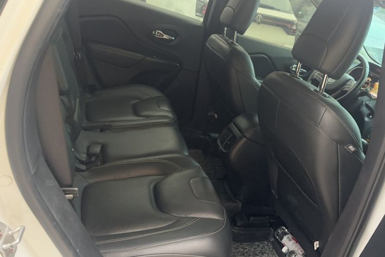 Used Jeep Cherokee 2017 2.0L Superior Edition